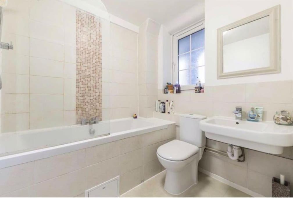 Spacious 2 Bedroom Flat In Central Londres Exterior foto